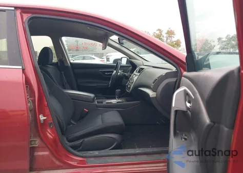 2017 Nissan Altima 2.5 Sv z USA, uszkodzony, nr VIN 1N4AL3AP0HC196224